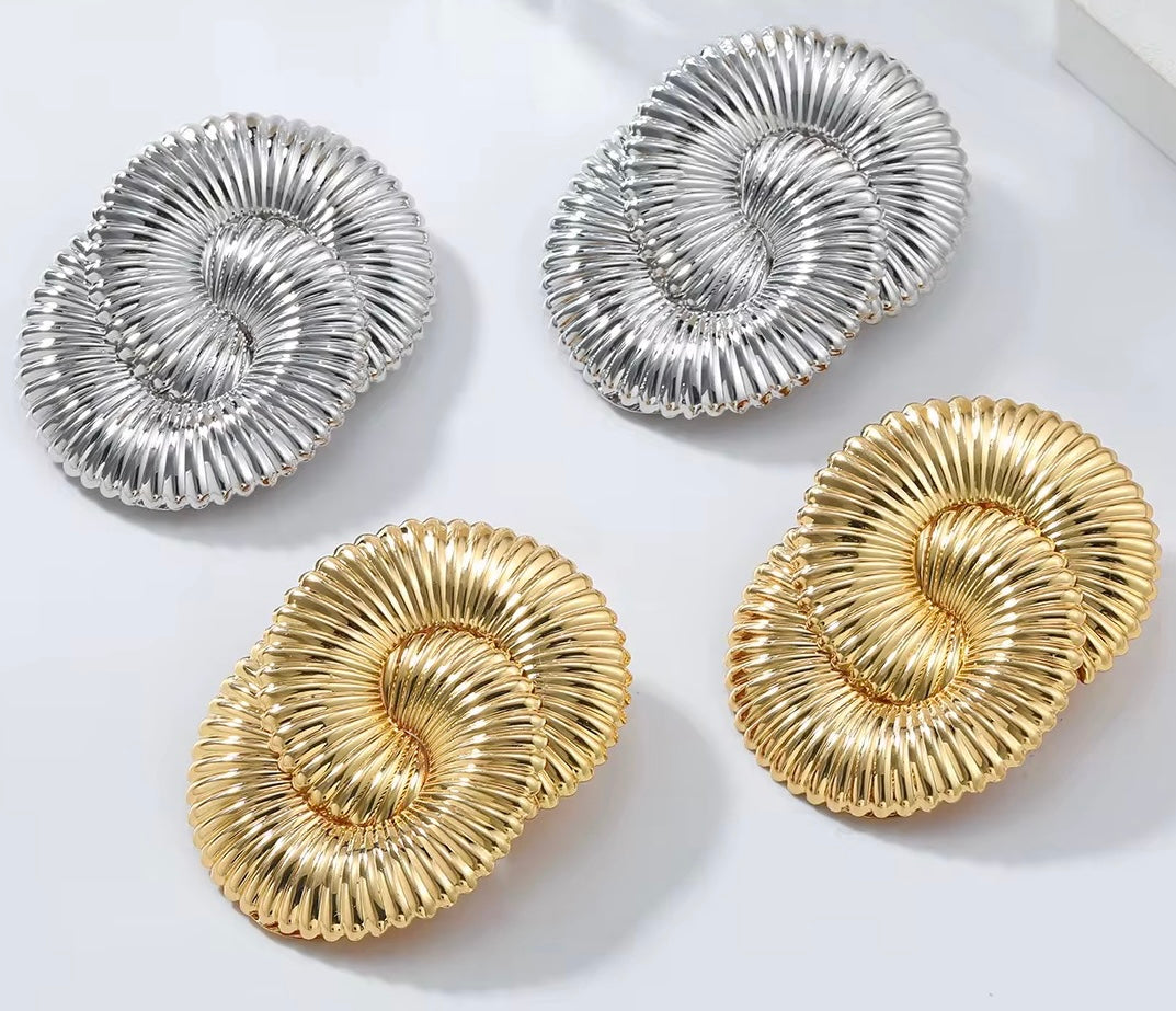 Boucles d’oreilles - en spirales texturées – Finition dorée brillante