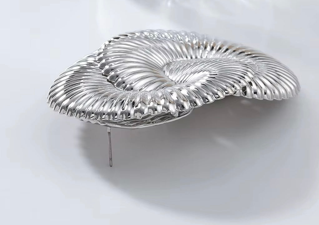 Boucles d’oreilles - en spirales texturées – Finition dorée brillante