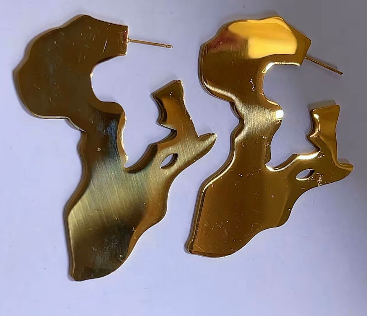 Boucles d’oreilles -créole  silhouette Afrique en or