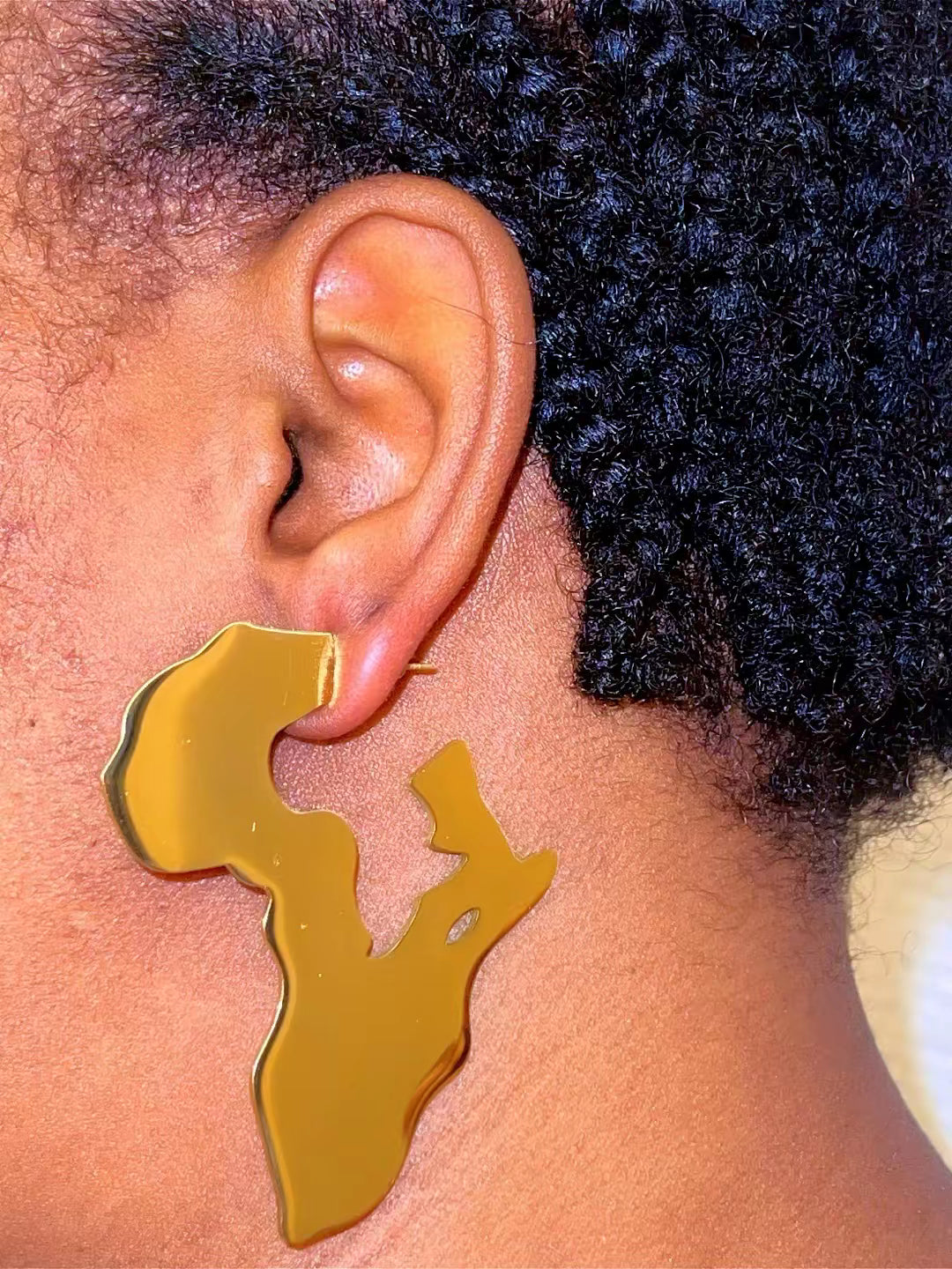Boucles d’oreilles -créole  silhouette Afrique en or