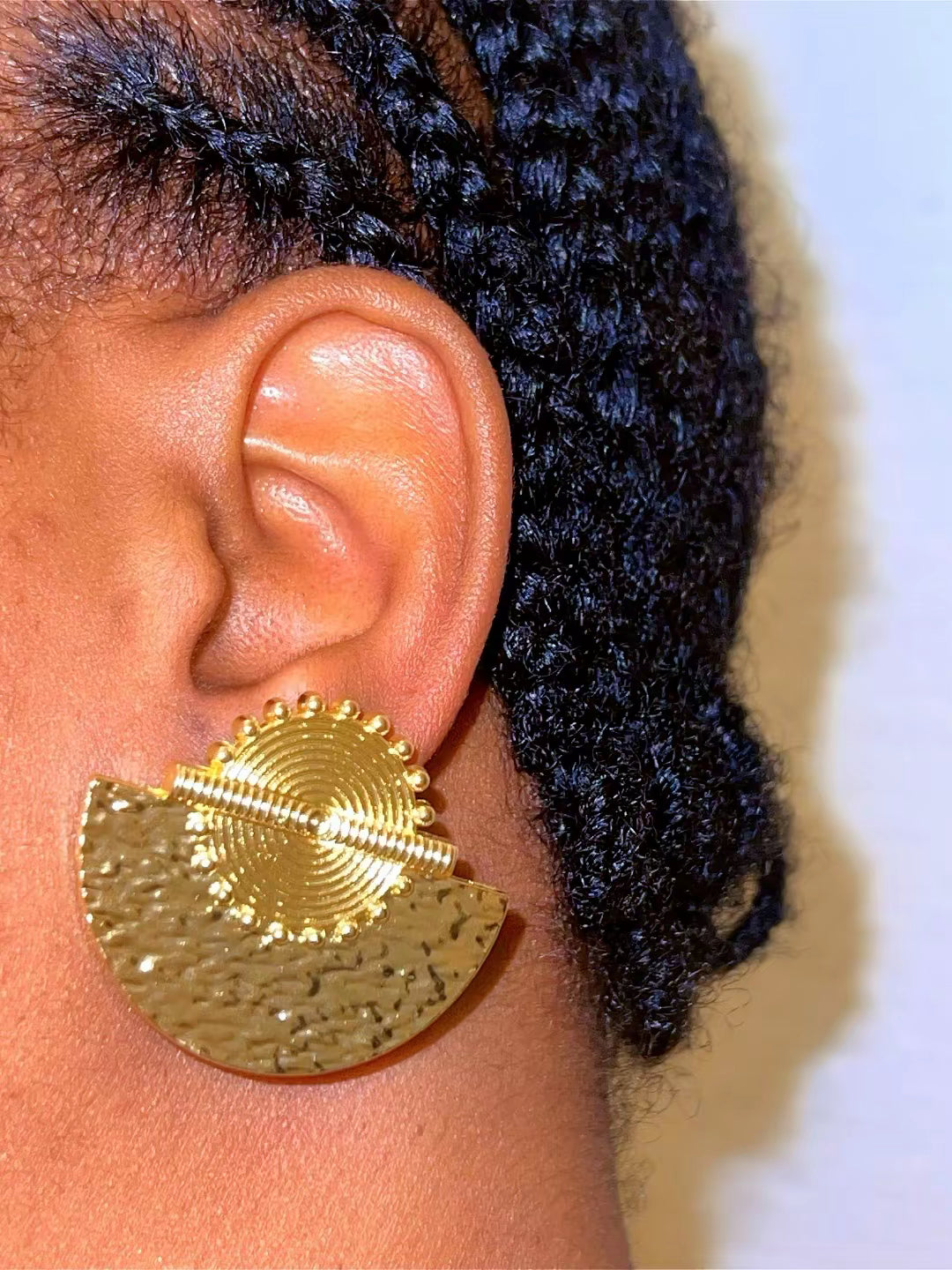 Boucles d’oreilles - bague ethnique -   "Demi Lune " – Finition Or